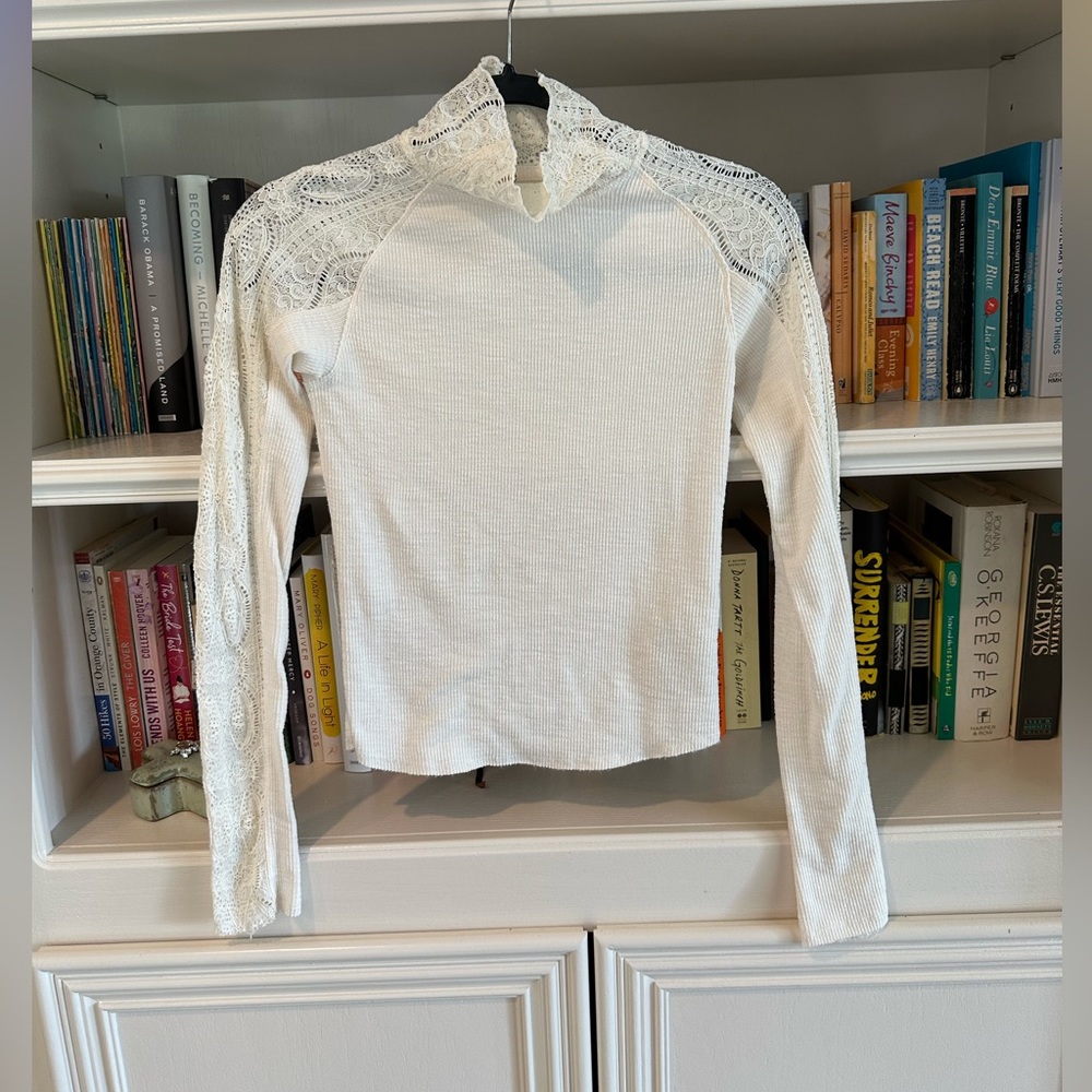 Free People || ribbed with lace detail top | cream